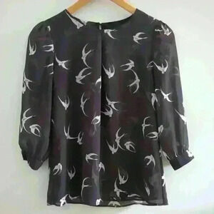 BANANA  REPUBLIC | Women's Gray/White Swallow Print 3/4 Length Sleeved Bl…